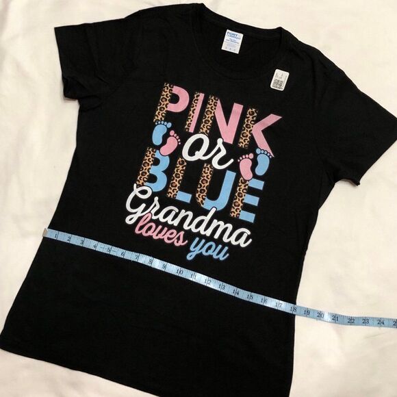 Gender Reveal Top for Grandma Size Medium PINK or BLUE GRANDMA LOVES YOU NEW!! - Picture 7 of 9